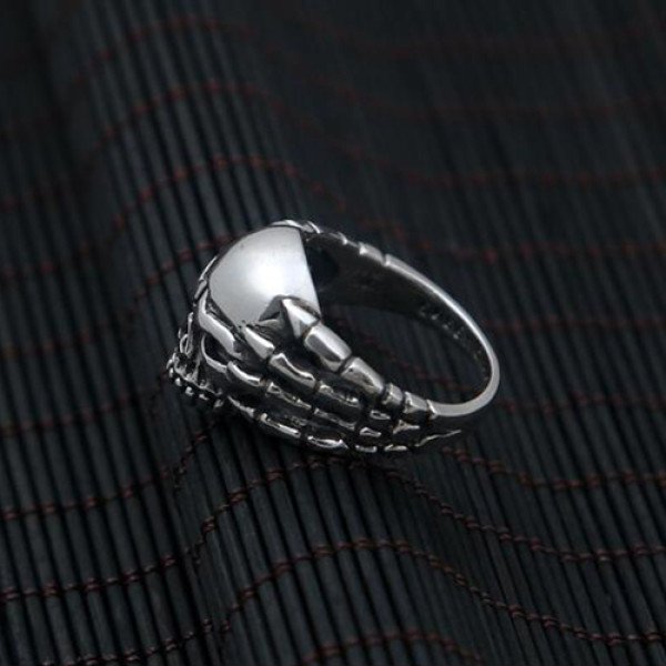 Men's Sterling Silver Red Eye Skull Ring - Jewelry1000.com